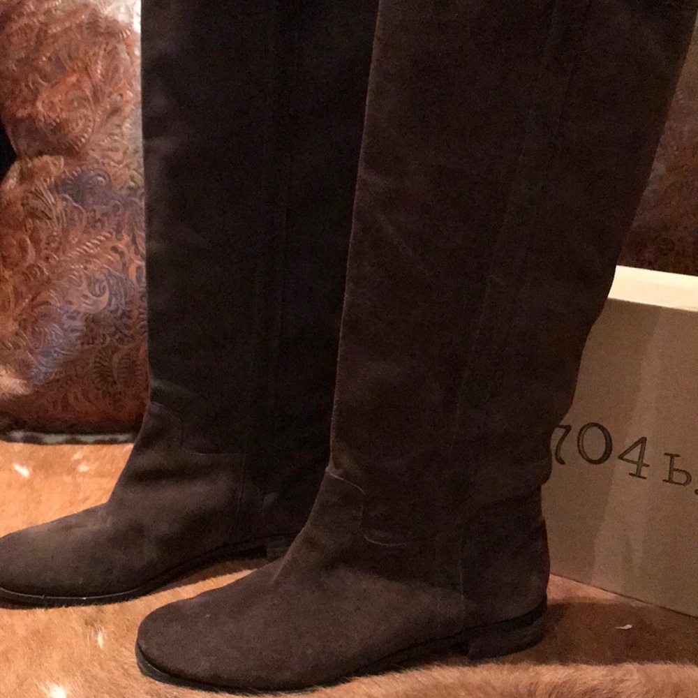 Boots - Picture 4 of 5